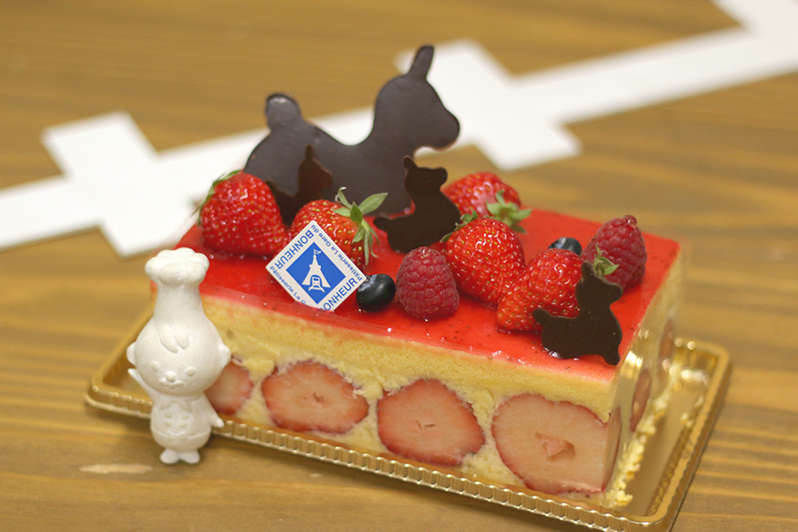 【本日のあまいモノ】ゆめのかイチゴのケーキ！