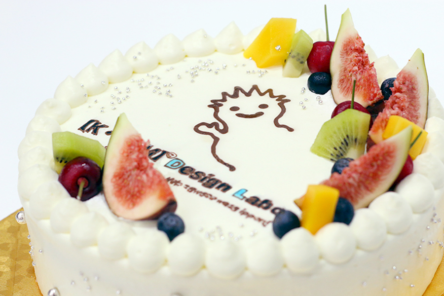 【本日のあまいモノ】開業・起業などのお祝いにぴったり！ロゴ入りケーキ！