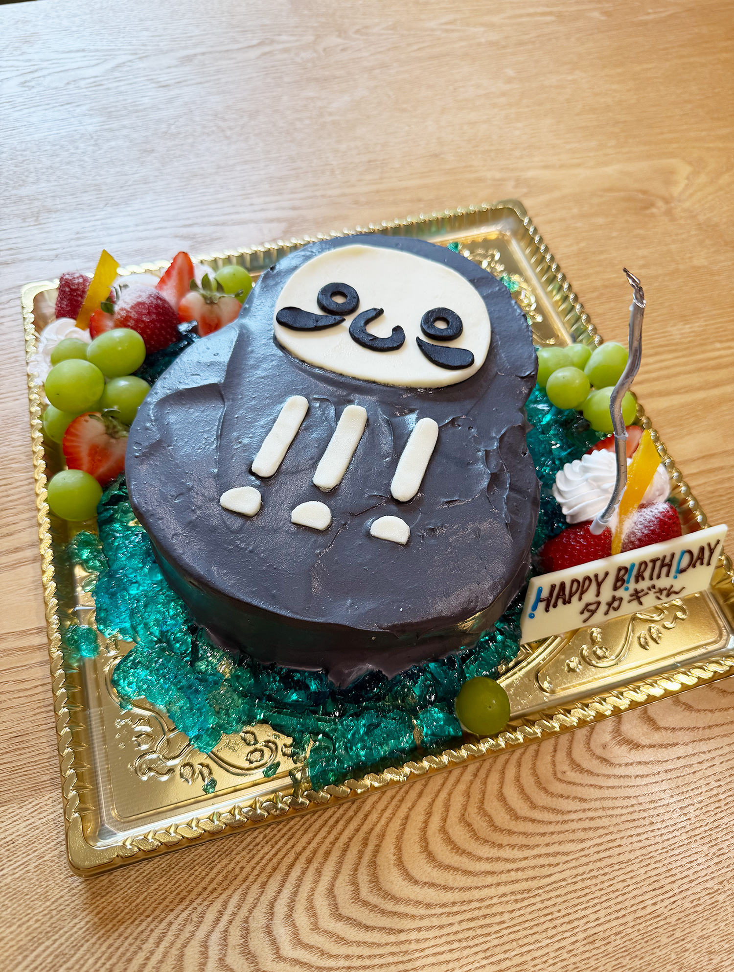 ダルマの形のケーキ