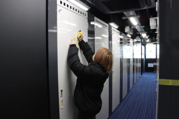 サイン工事が進んでいます！_モノストレージプロジェクト