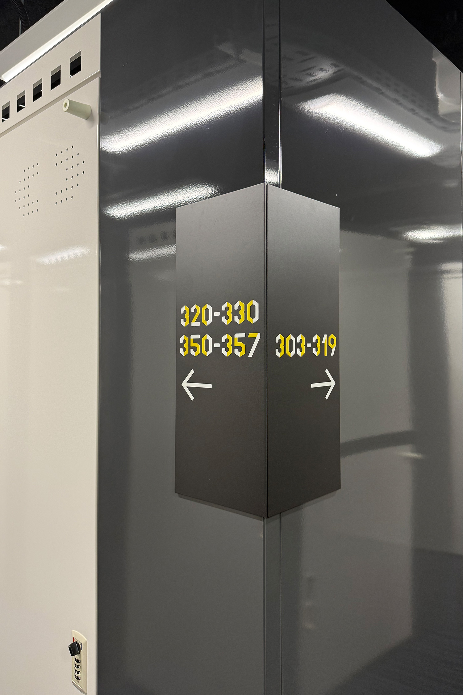 新安城の室内型トランクルーム_モノストレージ