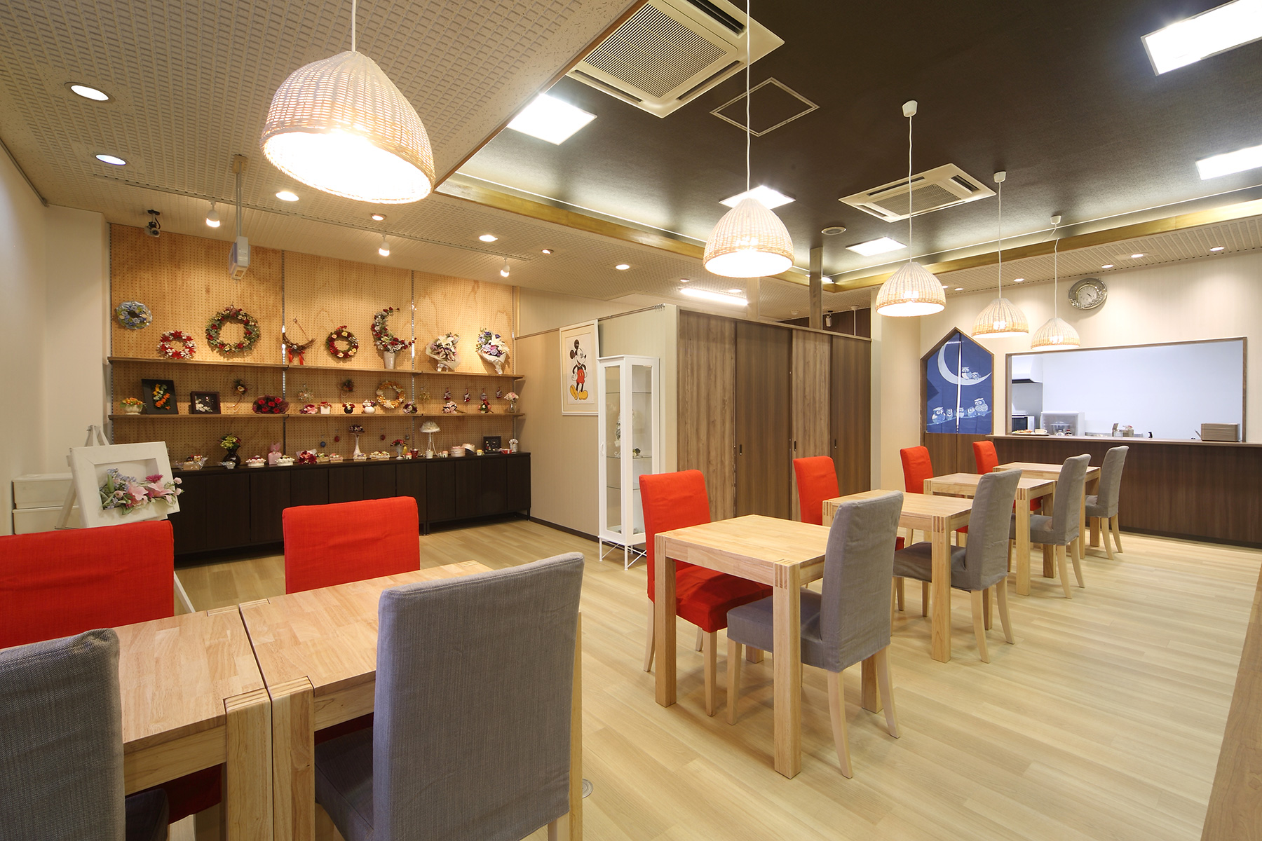 小売店&カフェの店舗デザイン_千葉県稲毛区 お茶とフラワーギフトはなみずき