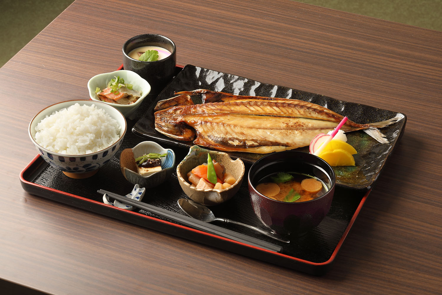 晴る風屋の店舗デザイン