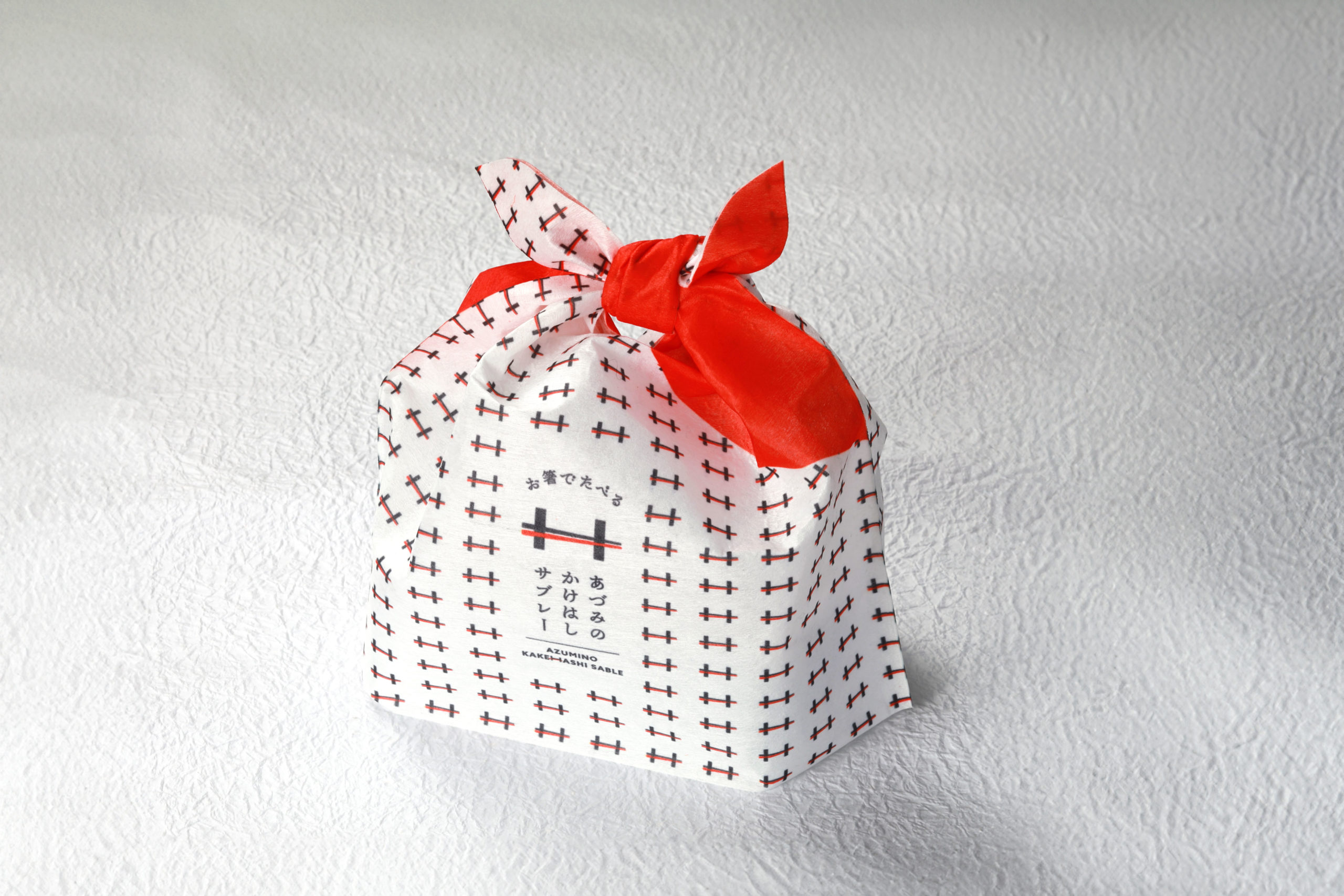 ケーキ屋・洋菓子店のパッケージデザイン_長野県安曇野市 Laboratory NUMOROUS（ラボラトリーニューモラス）