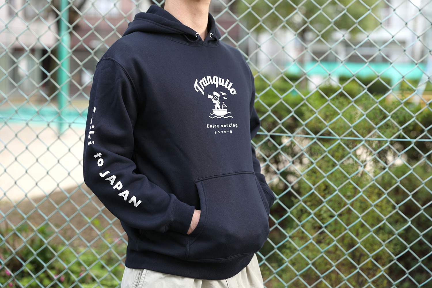 コワーキングスペースのユニフォーム（パーカー）デザイン