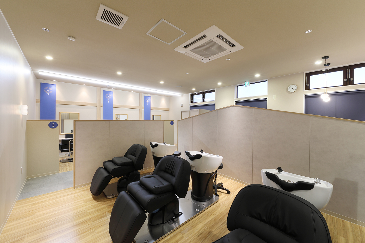 カラー専門店のブランディング&店舗デザイン