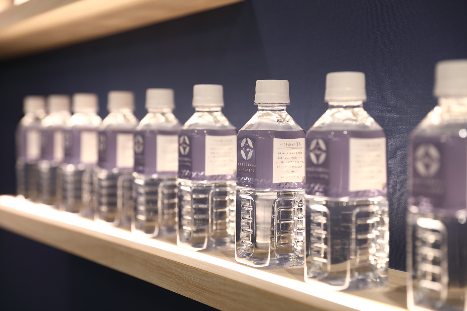 カラー専門店のディスプレイデザイン